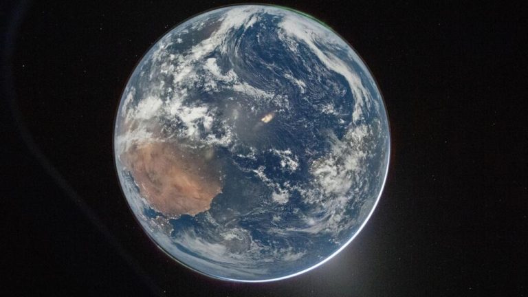 EARTH1-jpg